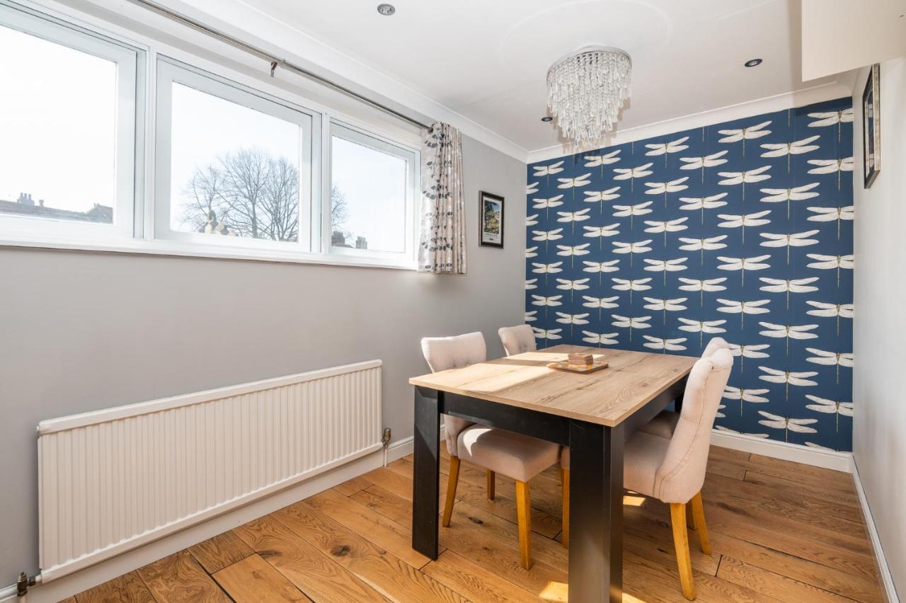 Gorgeous Central Modern - Pass The Keys Apartment York