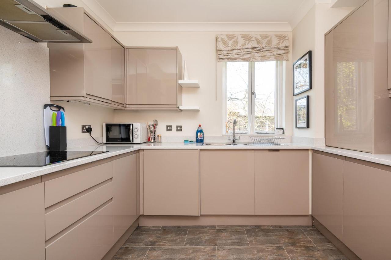 Gorgeous Central Modern - Pass The Keys Apartment