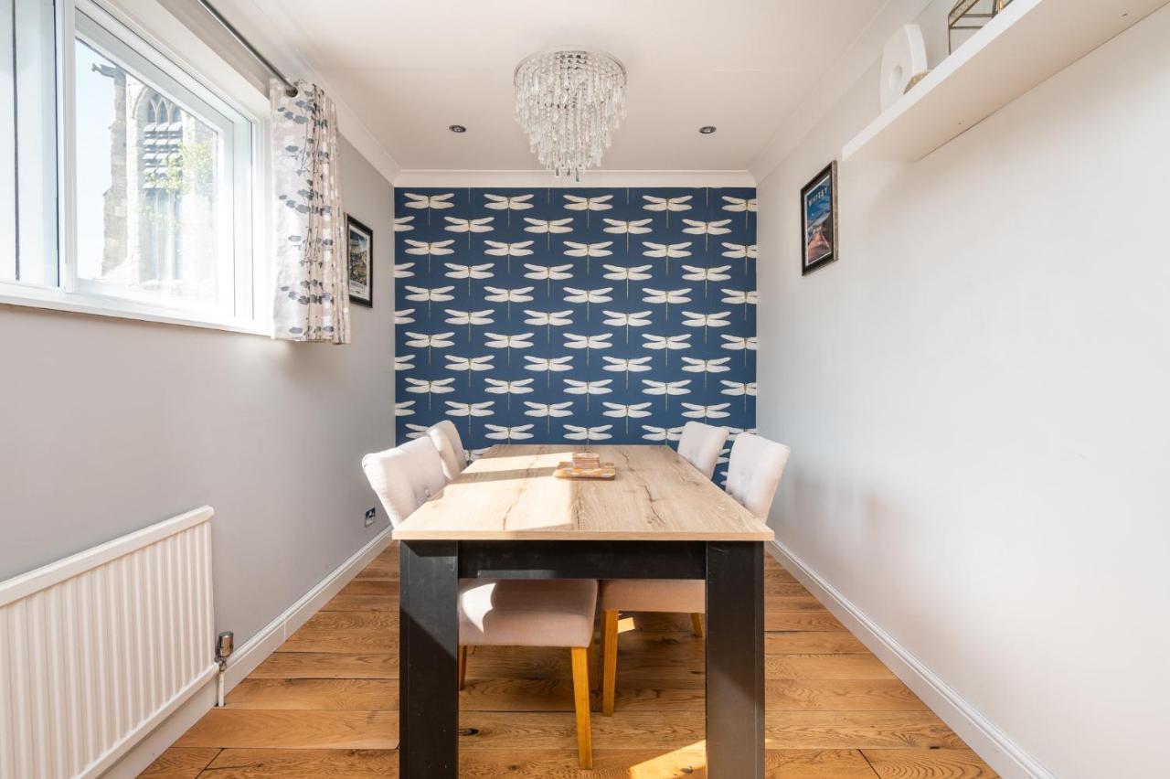 Gorgeous Central Modern - Pass The Keys * York
