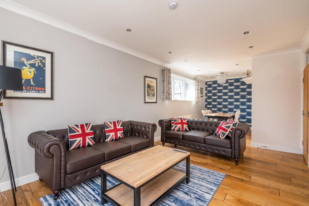 Gorgeous Central Modern - Pass The Keys *